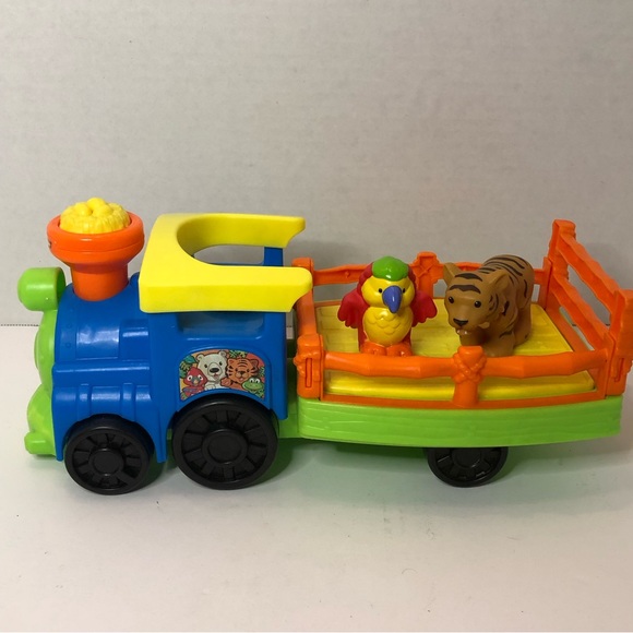 FisherPrice Toys Fisher Price Little People Zoo Safari Train Works